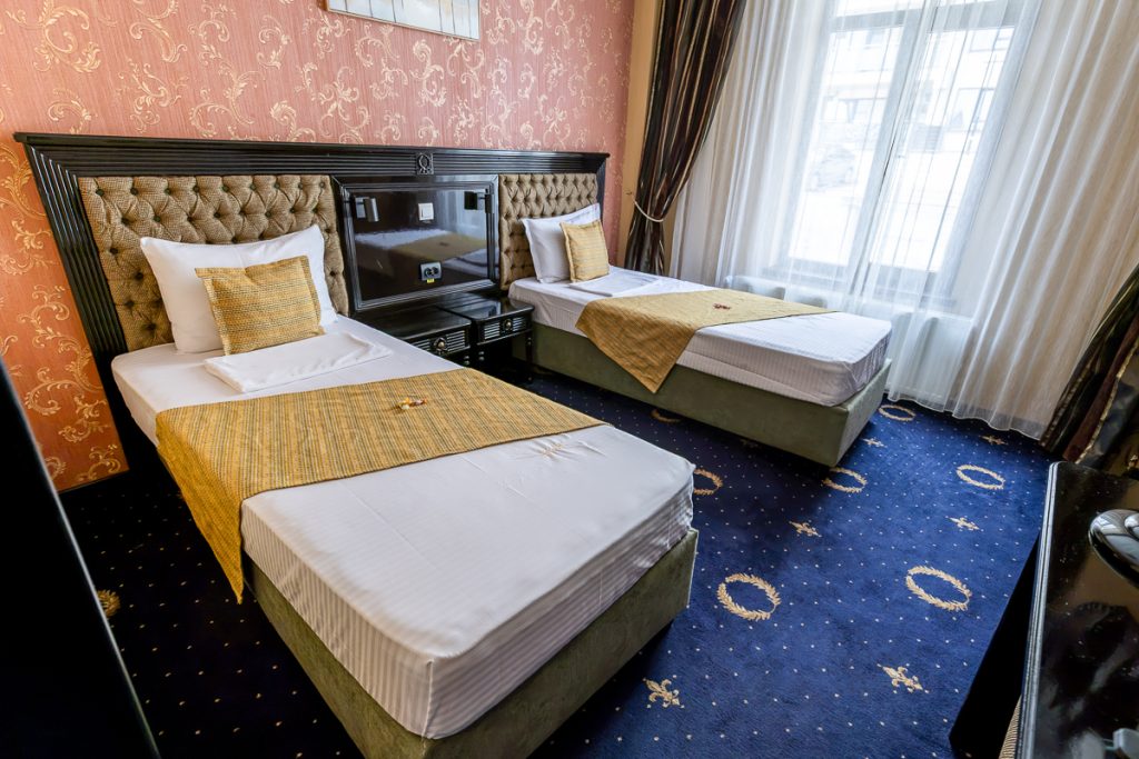 Cameră dublă, Hotel Ambasador