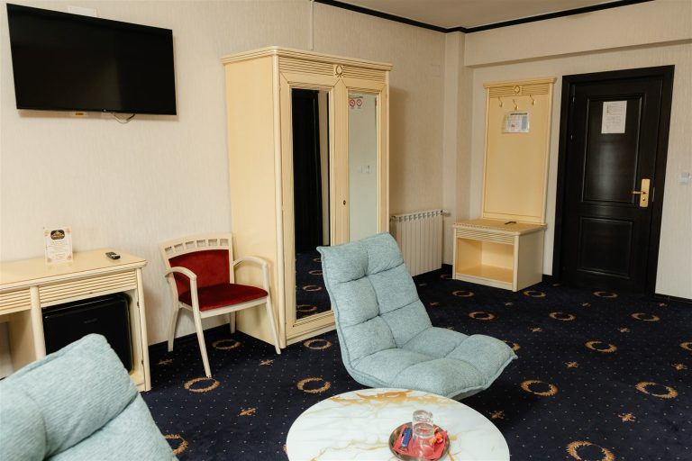 Cameră VIP, Hotel Ambasador