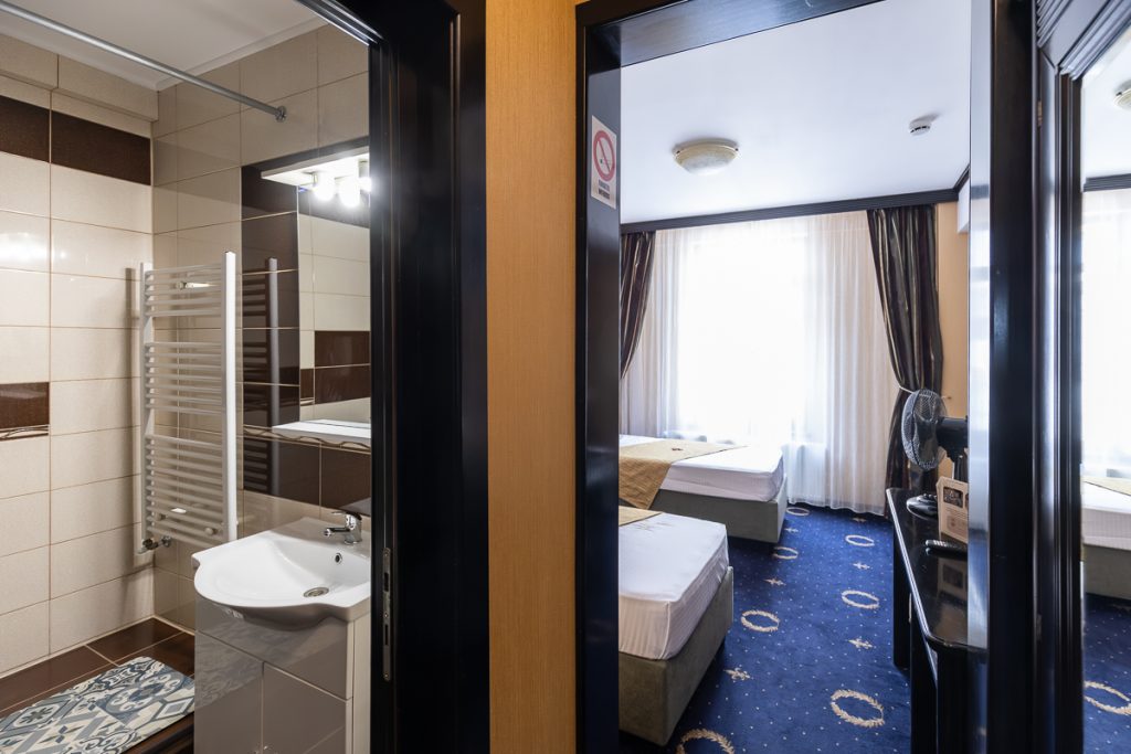 Cameră dublă, Hotel Ambasador