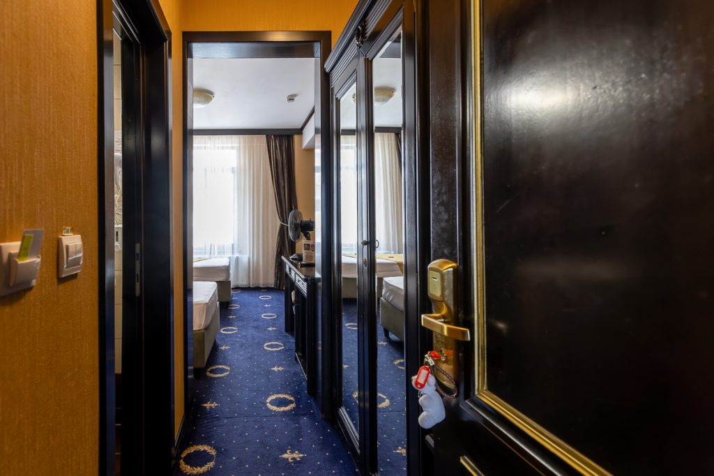 Cameră dublă, Hotel Ambasador