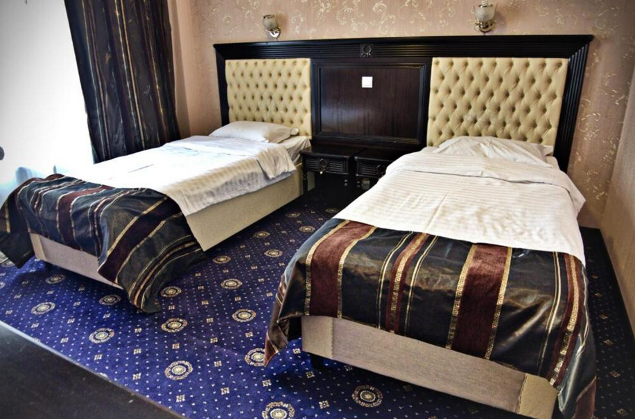 Cameră dublă, Hotel Ambasador