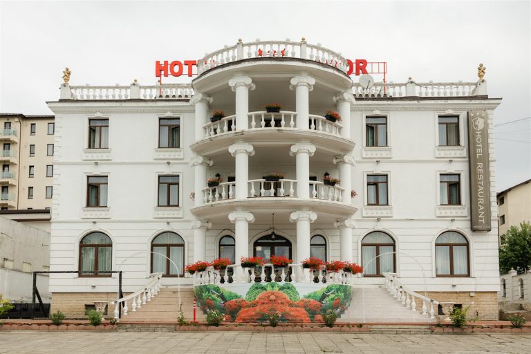 Faţada Hotel Ambasador