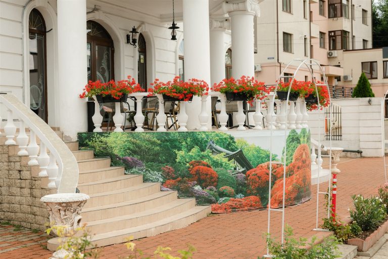 Terasa de la intrare, Hotel Ambasador