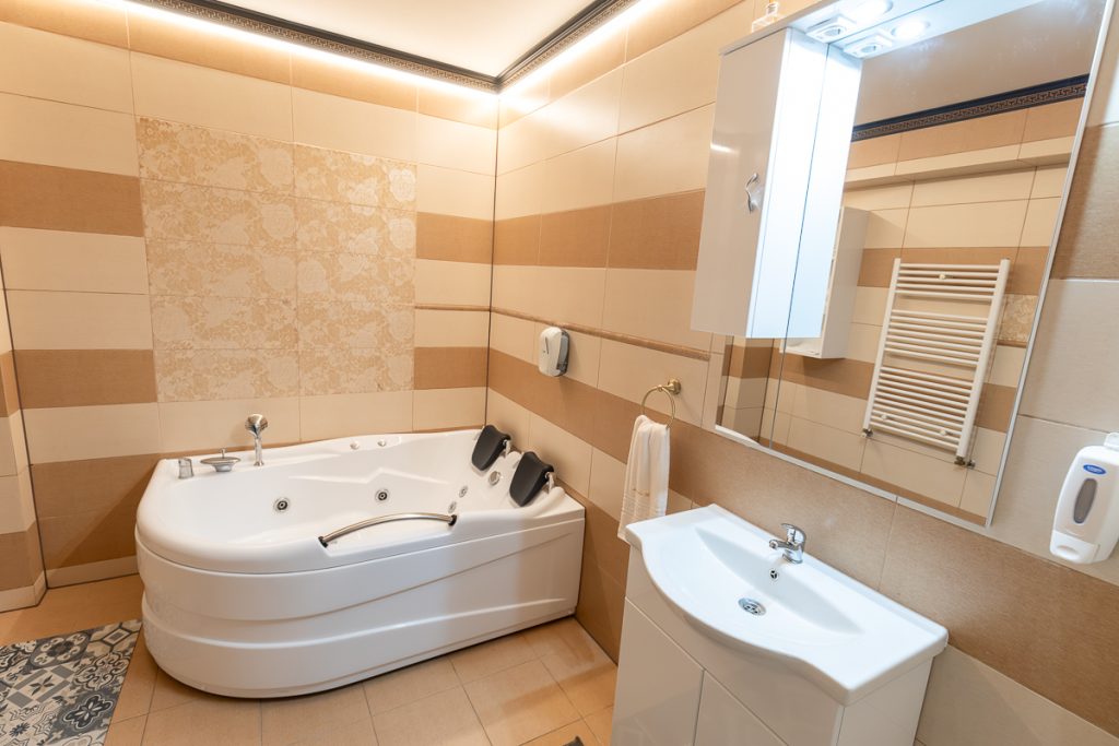 Cameră VIP, Hotel Ambasador