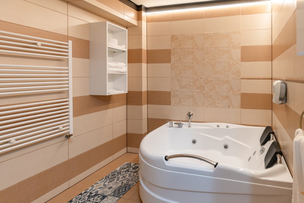 Cameră VIP, Hotel Ambasador