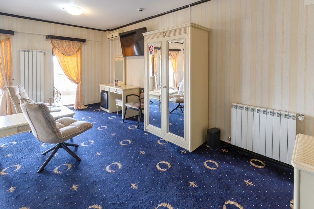 Cameră VIP, Hotel Ambasador