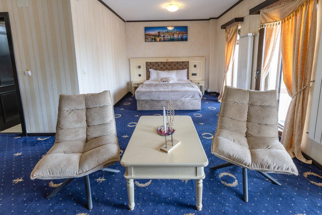 Cameră VIP, Hotel Ambasador