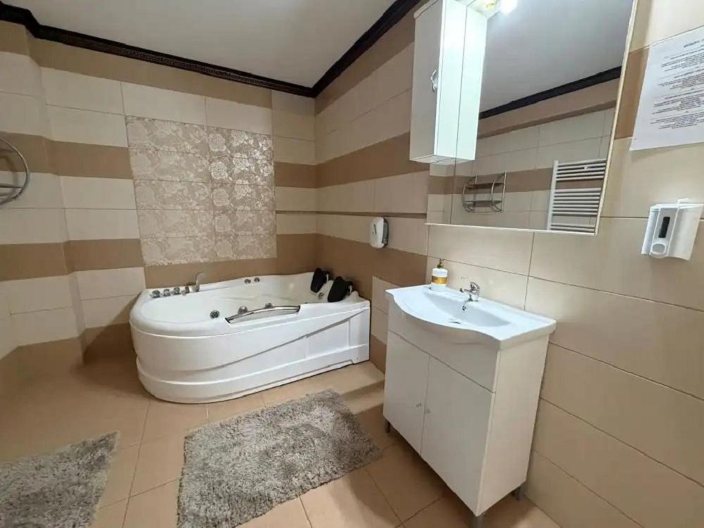 Cameră VIP, Hotel Ambasador