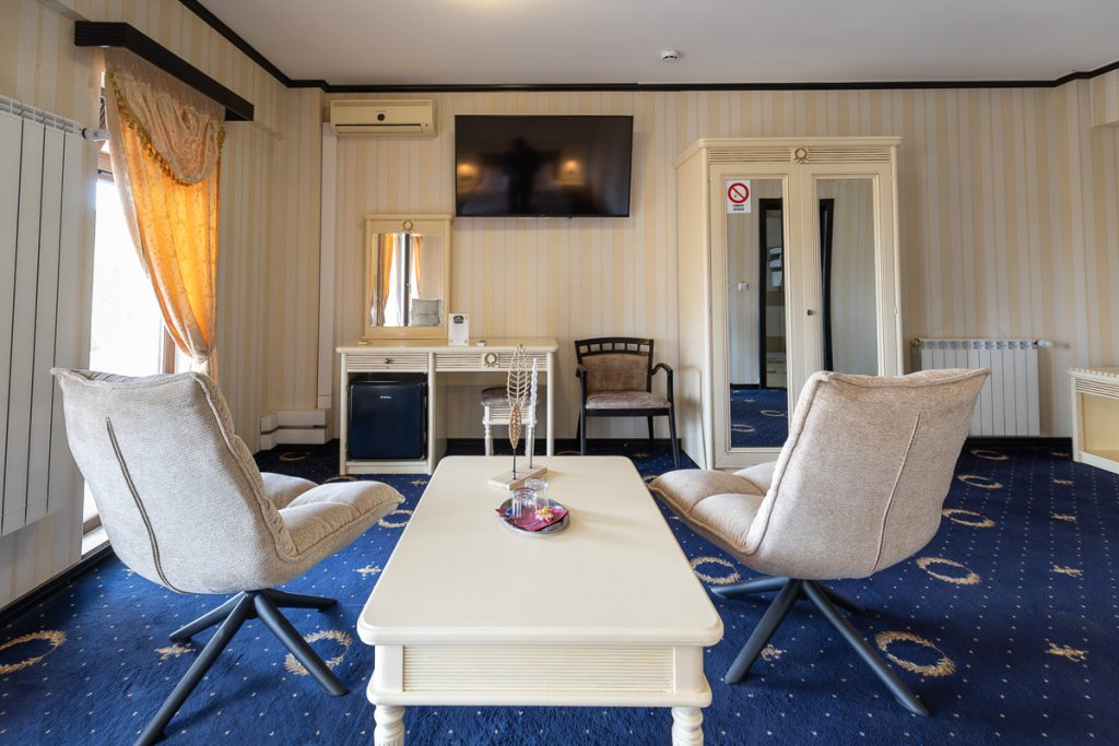 Cameră VIP, Hotel Ambasador